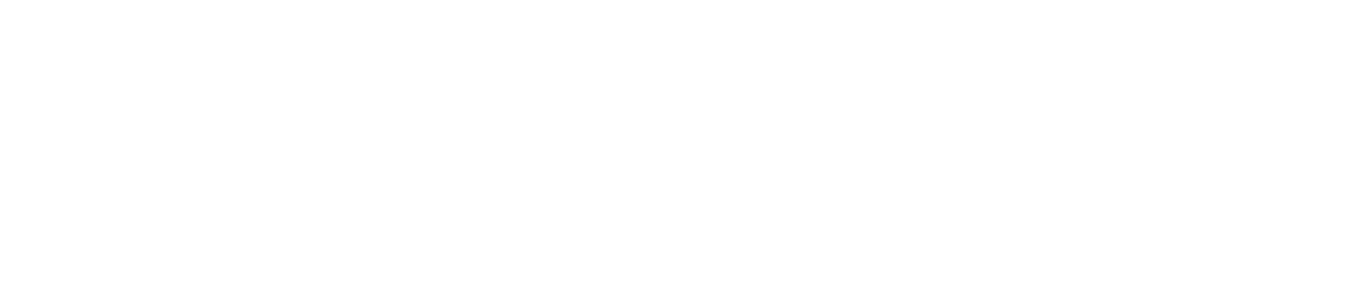 Logo da empresa TRADEQUASH: em cima "powered by" tradução "distribuído por" escrito, abaixo o nome da empresa e o símbolo TQ dentro de um quadrado ao lado.